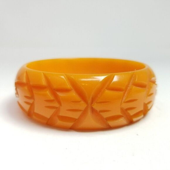 Vintage Carved Butterscotch Yellow Orange Plastic Wide Bangle Bracelet 60s 70s - Picture 3 of 7